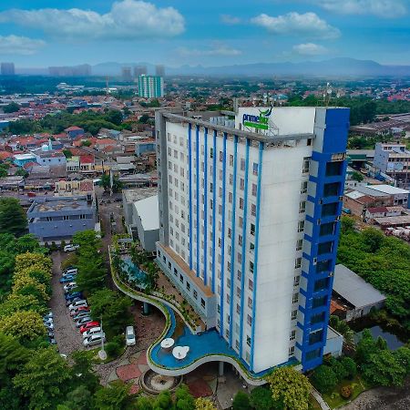Hotel Primebiz Cikarang Extérieur photo